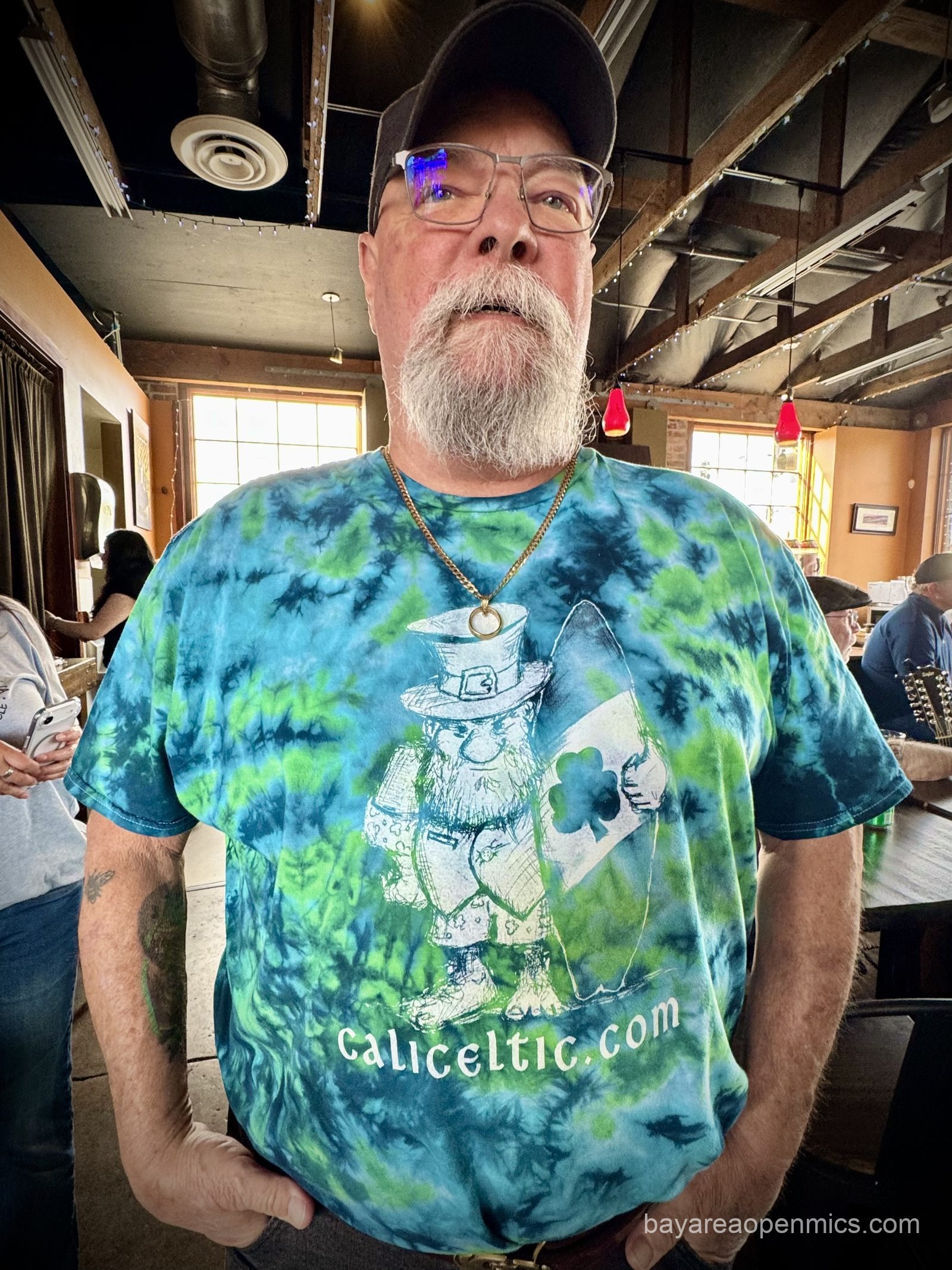 Biff Schaffer in a CaliCeltic shirt at the Swirl on the Square acoustic open mic in Livermore