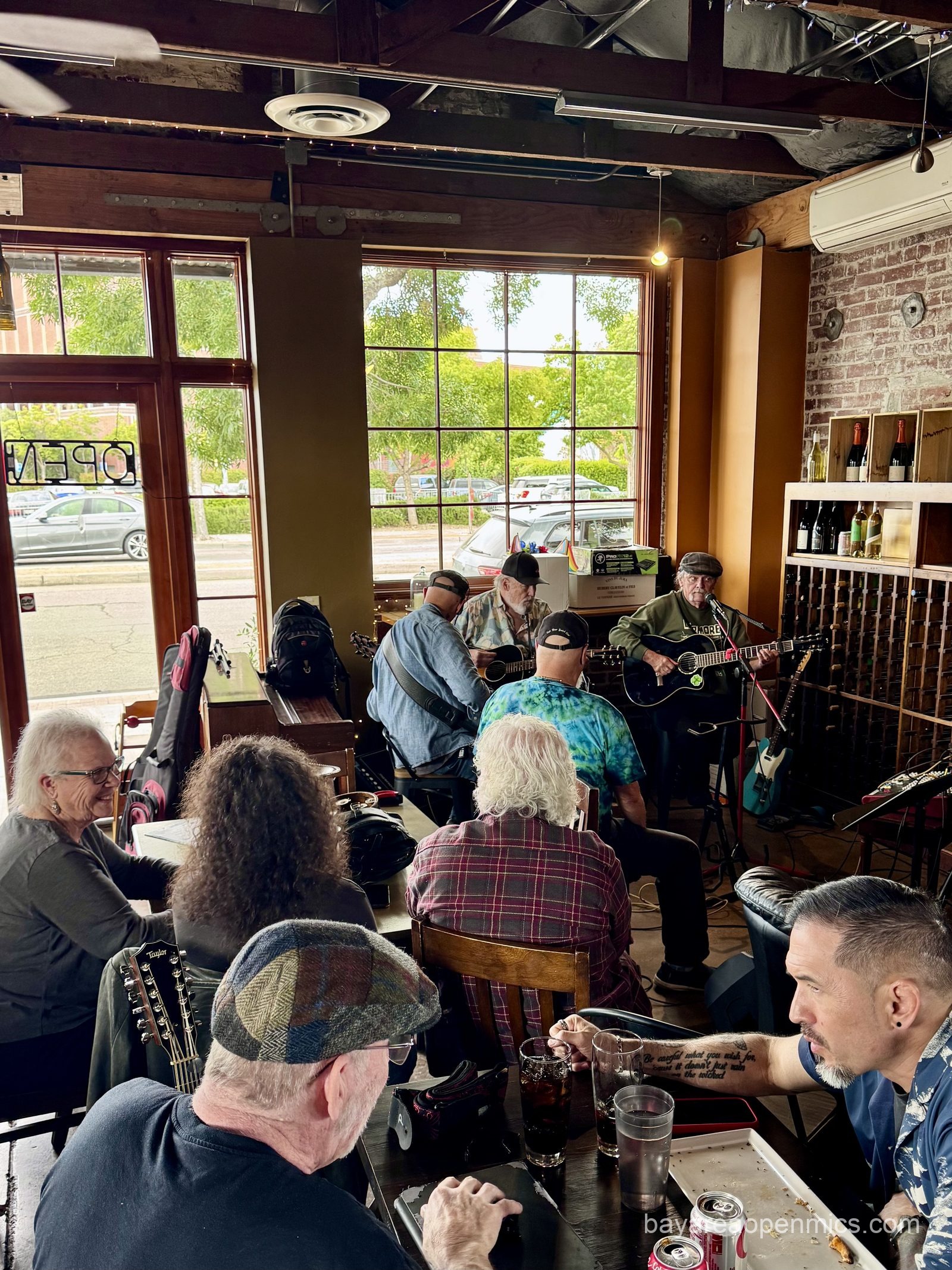 The crowd at the Swirl on the Square acoustic open mic in Livermore