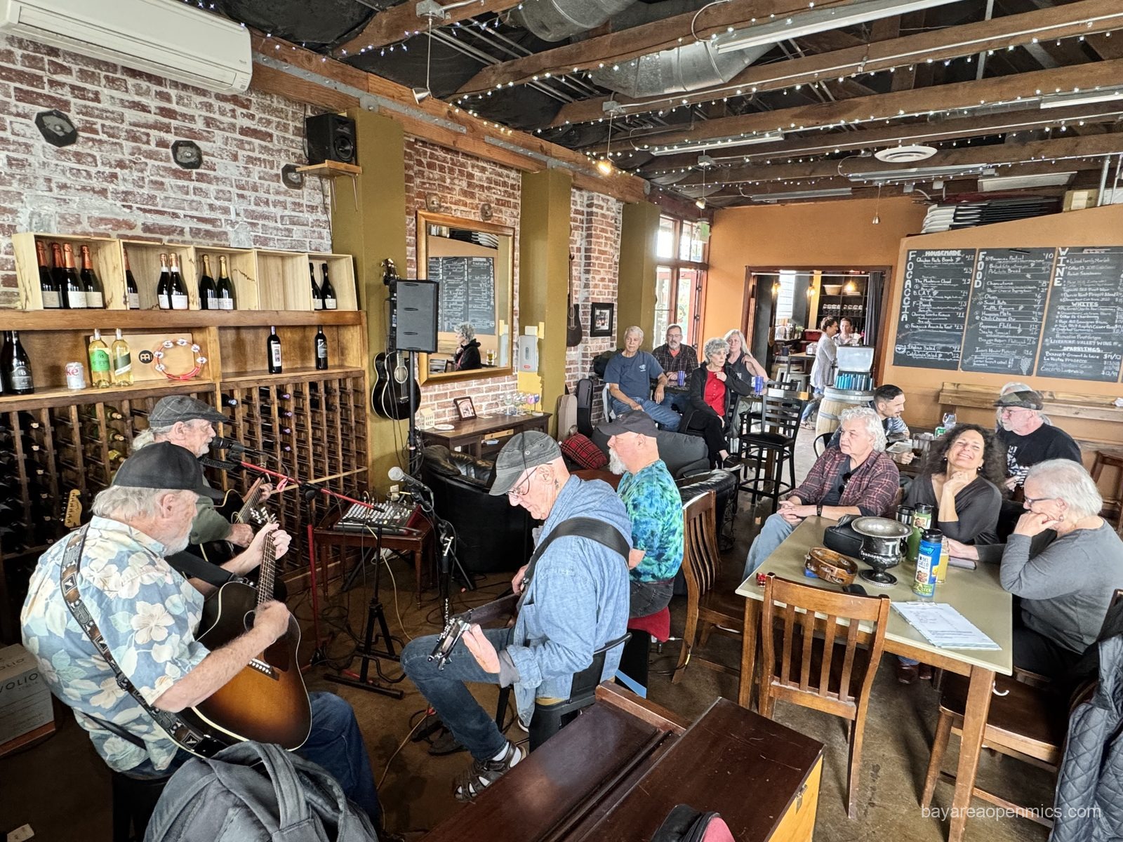 The crowd at the Swirl on the Square acoustic open mic in Livermore