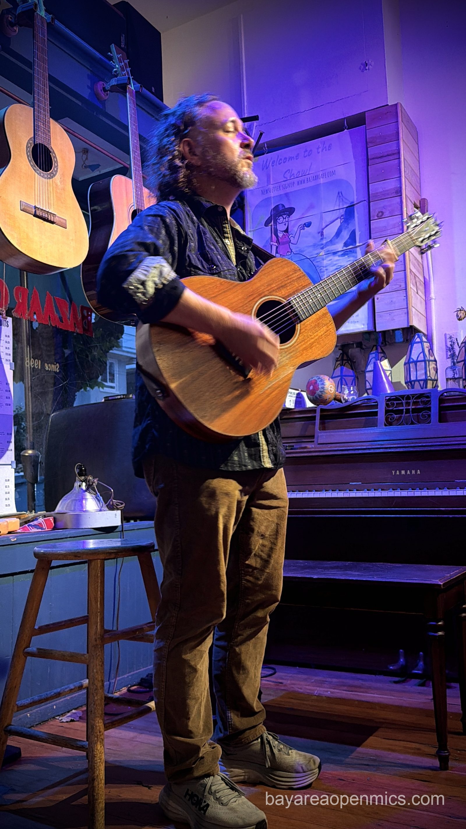 Seán Lightholder performs at The Bazaar Cafe open mic in San Francisco